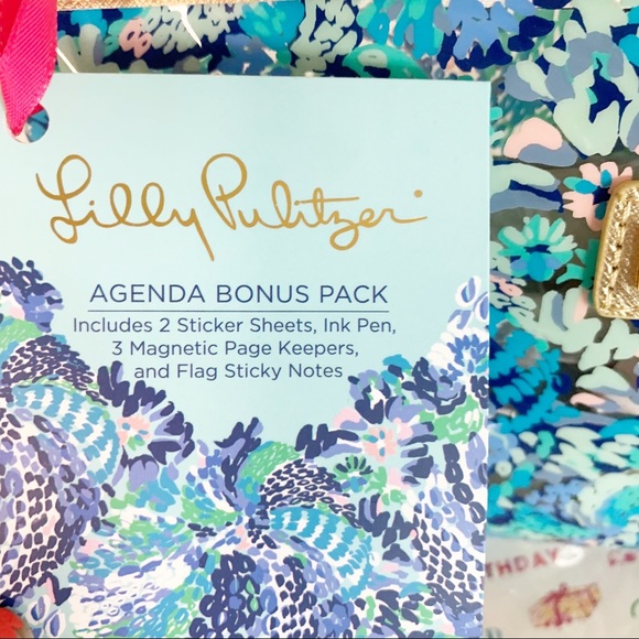 Lilly Pulitzer Handbags - Lilly Pulitzer Vinyl Pouch! Pencils, makeup Wave after Wave